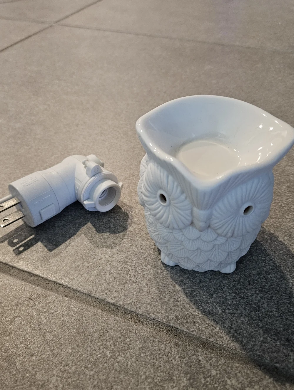 Scentsy White Owl Whoot Ceramic Plug-in